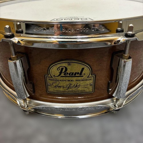 Pearl omar hakim signature - omar,